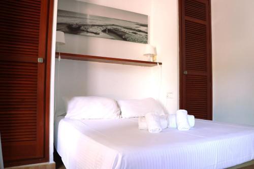 Apartamentos Club Cala Azul Сан-Карлос-де-Перальта Экстерьер фото